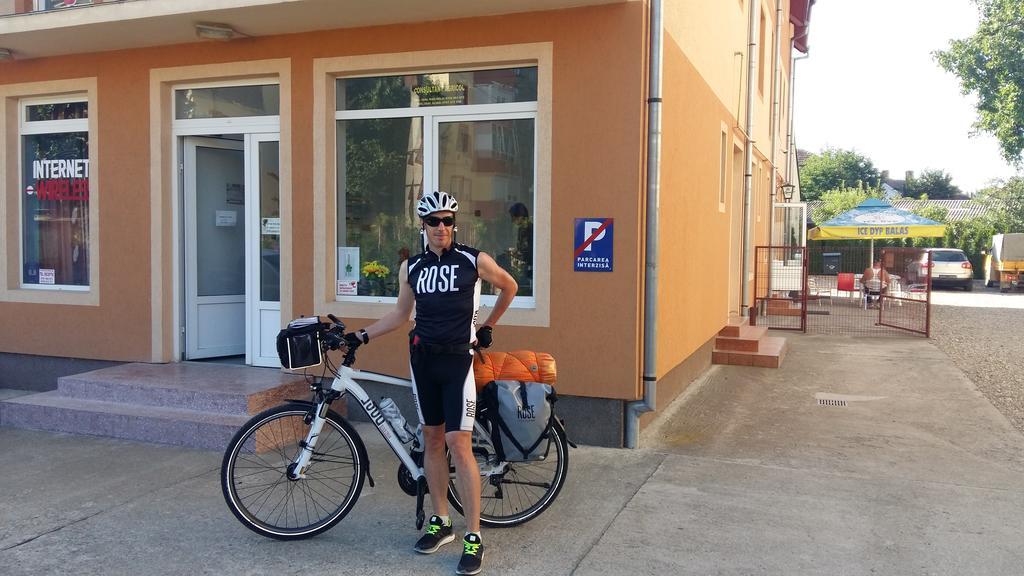 Pensiunea Claudiu Karánsebes Kültér fotó